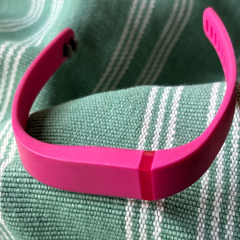 Fitbit bracelet
Gently used. No charger.